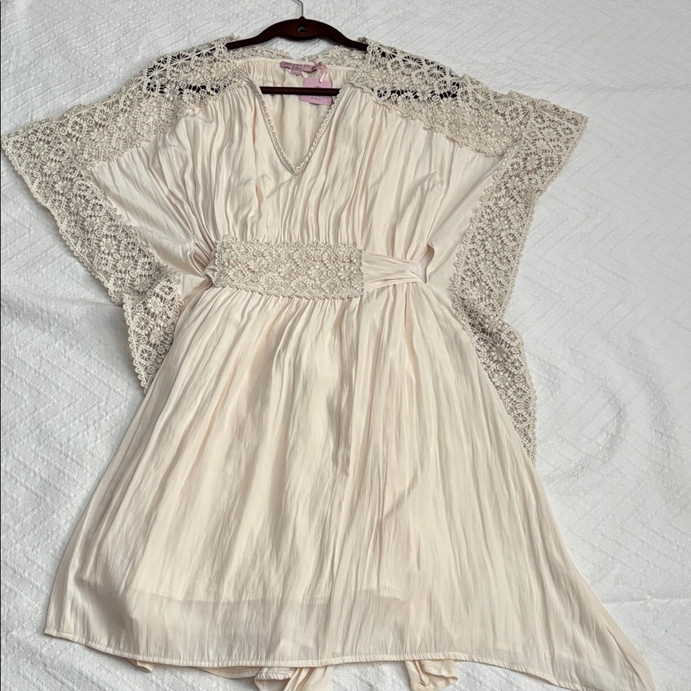 Calypso St Barth
Ivory lace dress